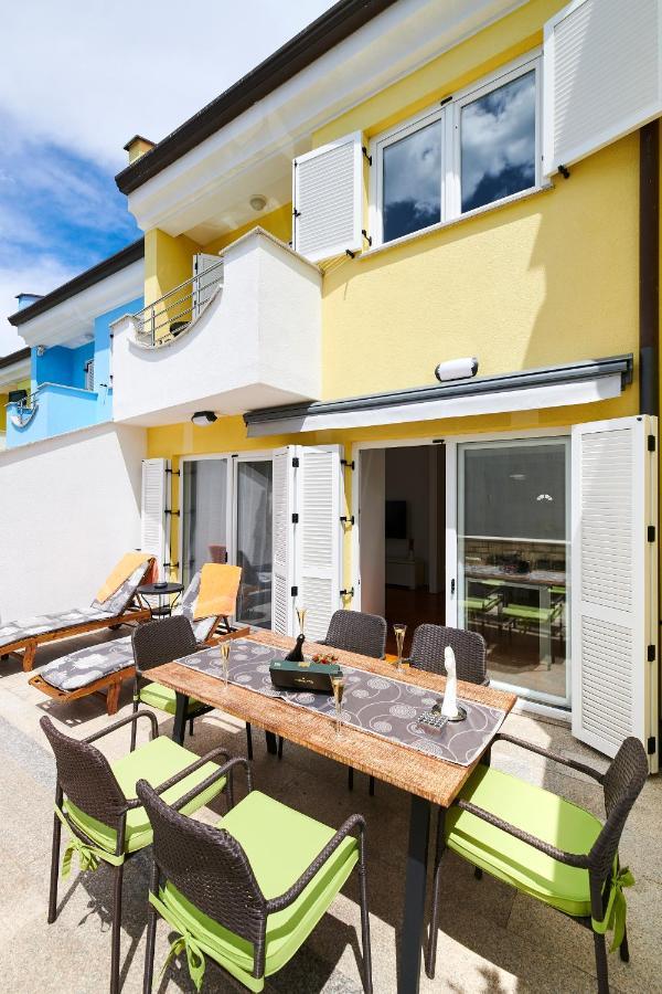 Villa Perla อูมัค ภายนอก รูปภาพ